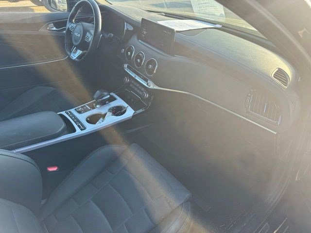 Used 2023 Kia Stinger GT2 AWD/4WD image 17