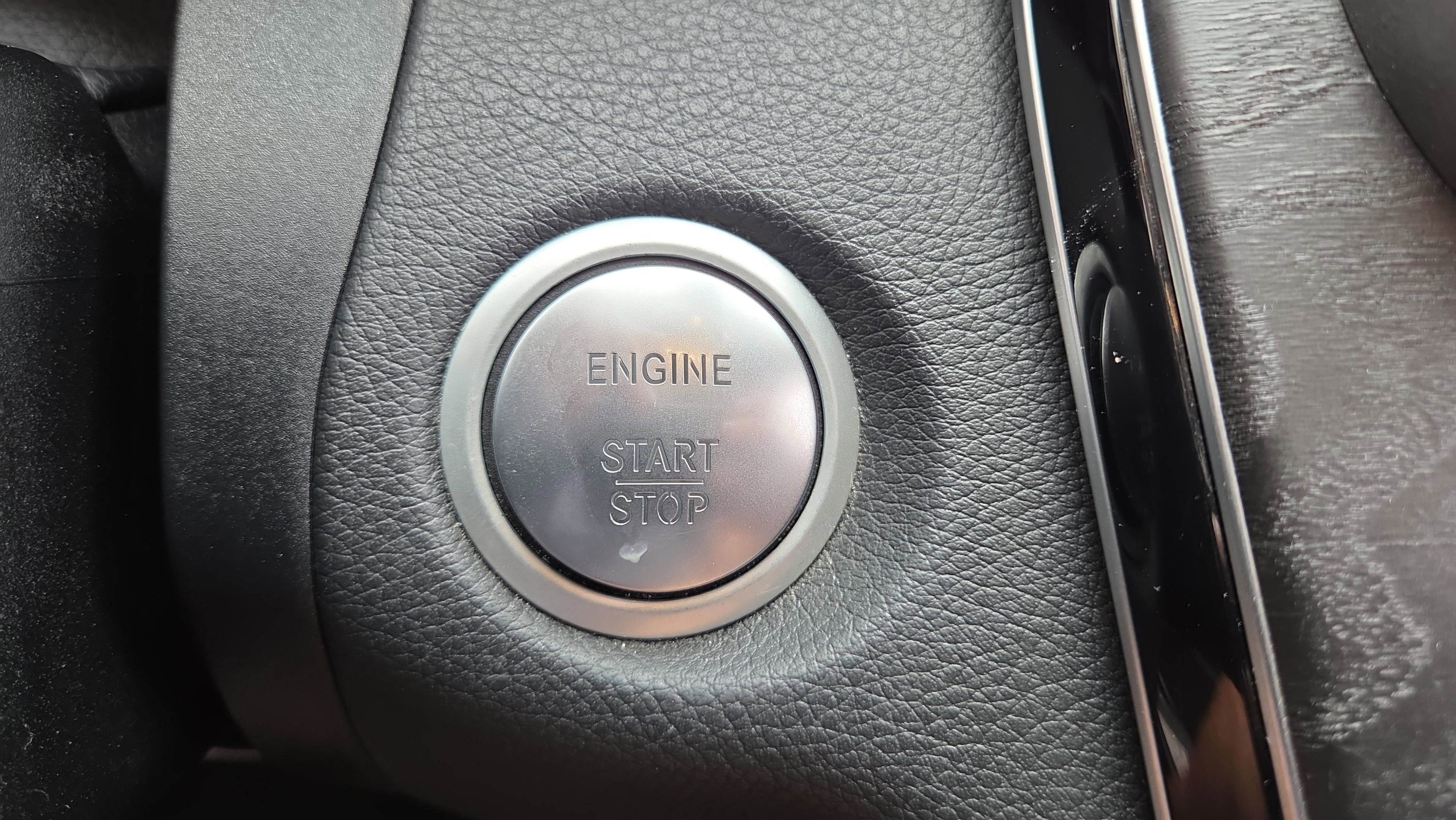 Used 2015 Mercedes-Benz C 300 4MATIC Sedan image 42