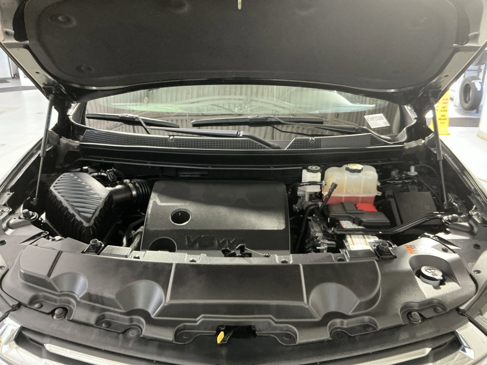 Used 2023 Chevrolet Traverse LT image 28