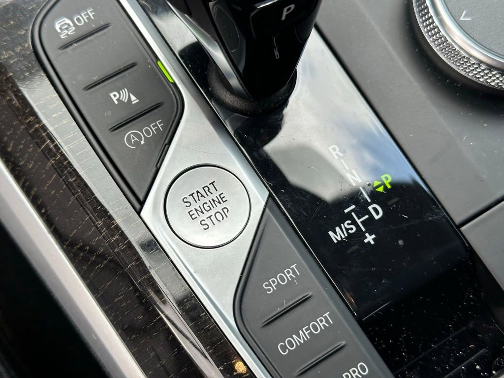 Used 2021 BMW 330i Sedan w/ M Sport Package RWD image 32