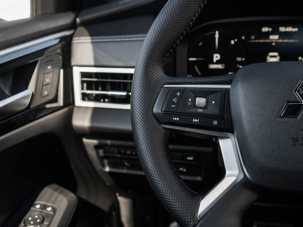 New 2026 Mitsubishi Outlander SEL AWD/4WD image 21