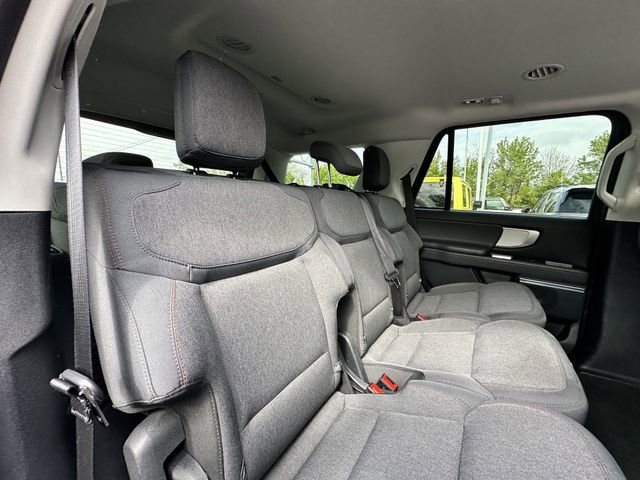 Certified 2025 Ford Expedition Active AWD/4WD image 36