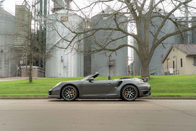 Used 2015 Porsche 911 Turbo S w/ High-end Infotainment Package AWD/4WD image 33