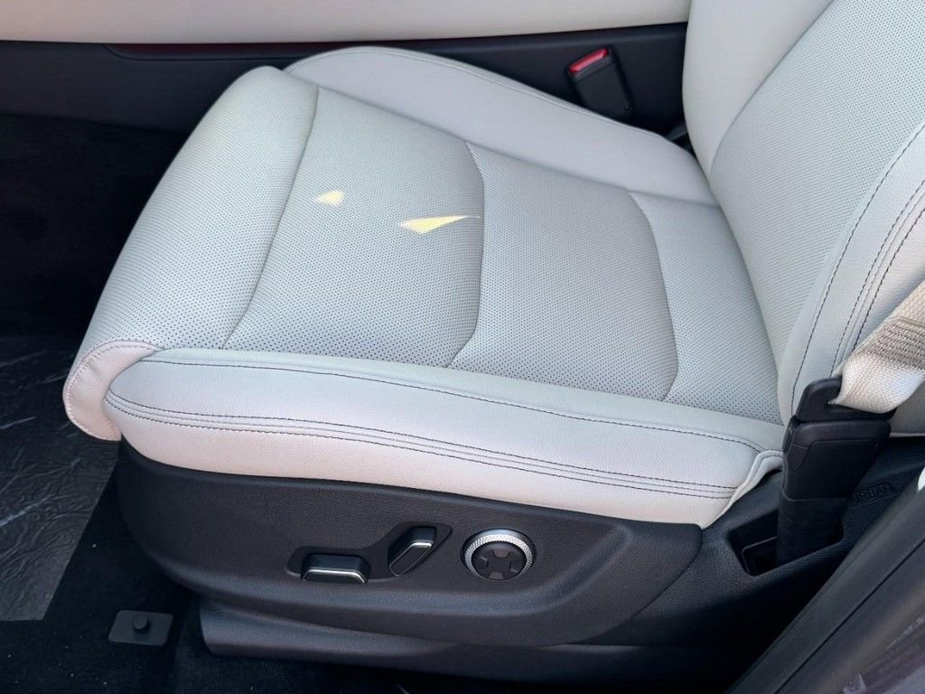 New 2026 Genesis GV70 2.5T Select image 10