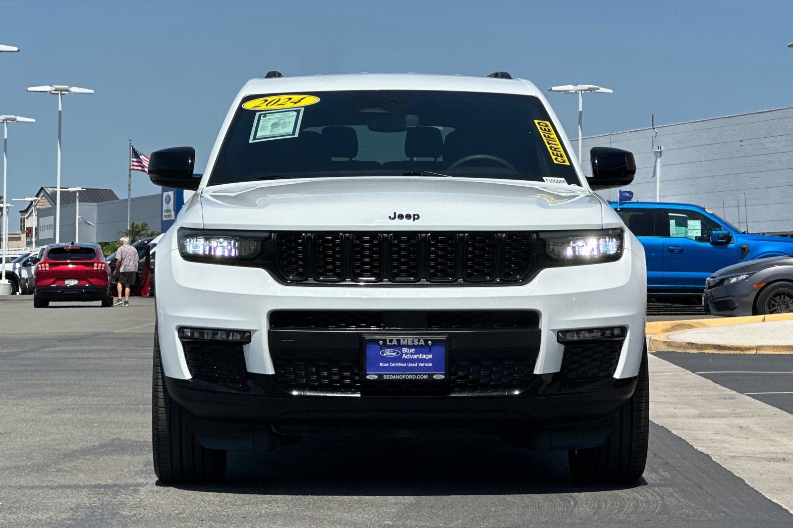 Used 2024 Jeep Grand Cherokee L Limited w/ Black Appearance Package AWD/4WD image 8