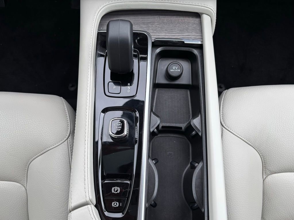 Used 2023 Volvo XC90 B6 Plus w/ Protection Package Premier image 29