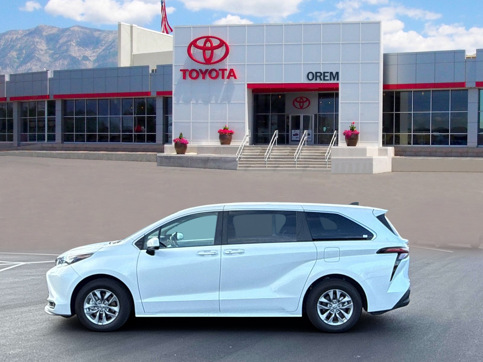 Used 2025 Toyota Sienna XLE FWD image 7