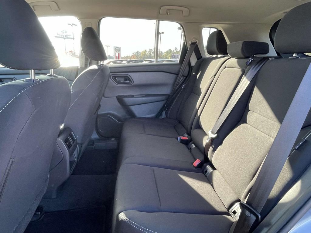 Used 2024 Nissan Rogue S image 10