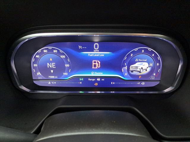 Used 2024 Chevrolet Suburban LT image 12