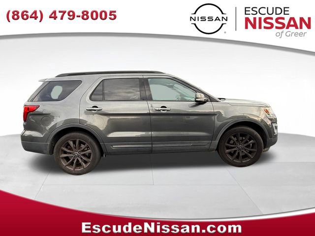Used 2017 Ford Explorer XLT w/ Equipment Group 202A image 2