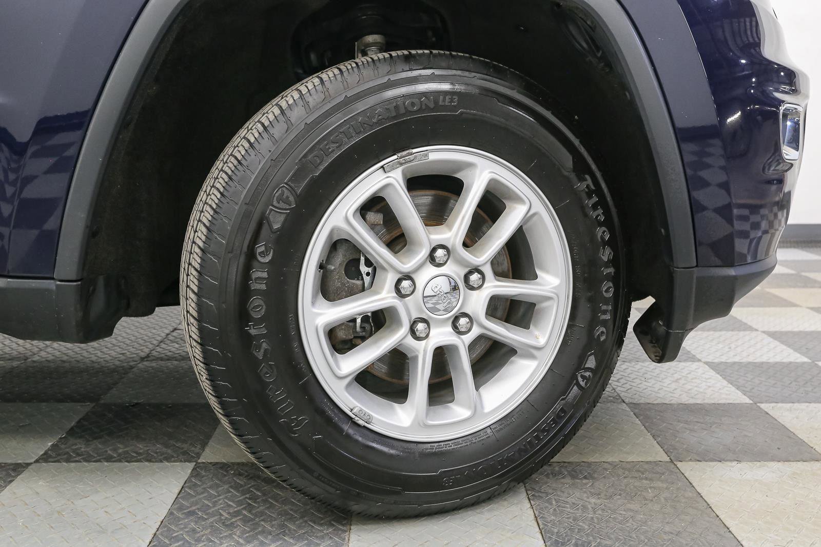 Used 2018 Jeep Grand Cherokee Laredo image 15