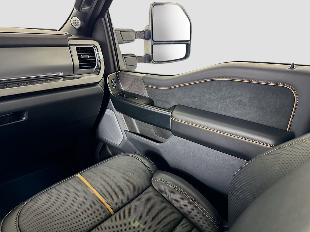 Used 2024 Ford F350 Platinum w/ FX4 Off-Road Package image 21