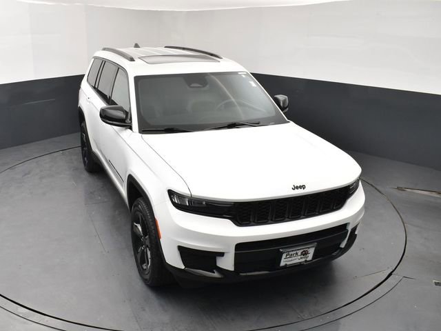 Used 2023 Jeep Grand Cherokee L Laredo AWD/4WD image 13