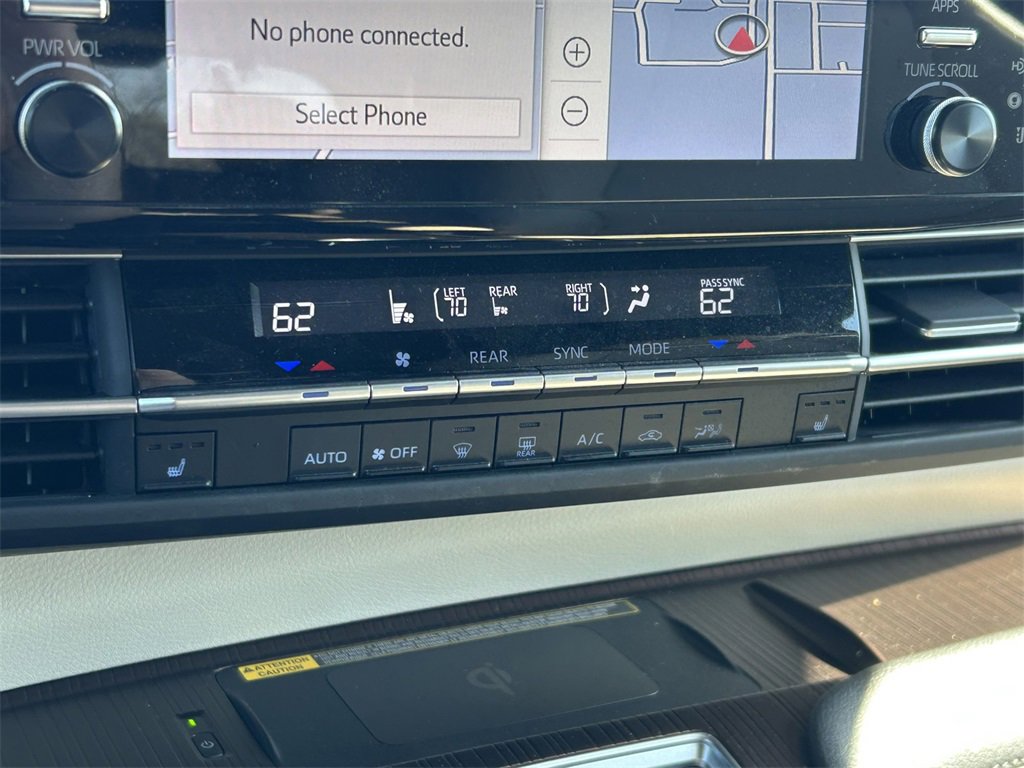 Used 2023 Toyota Sienna XLE image 39