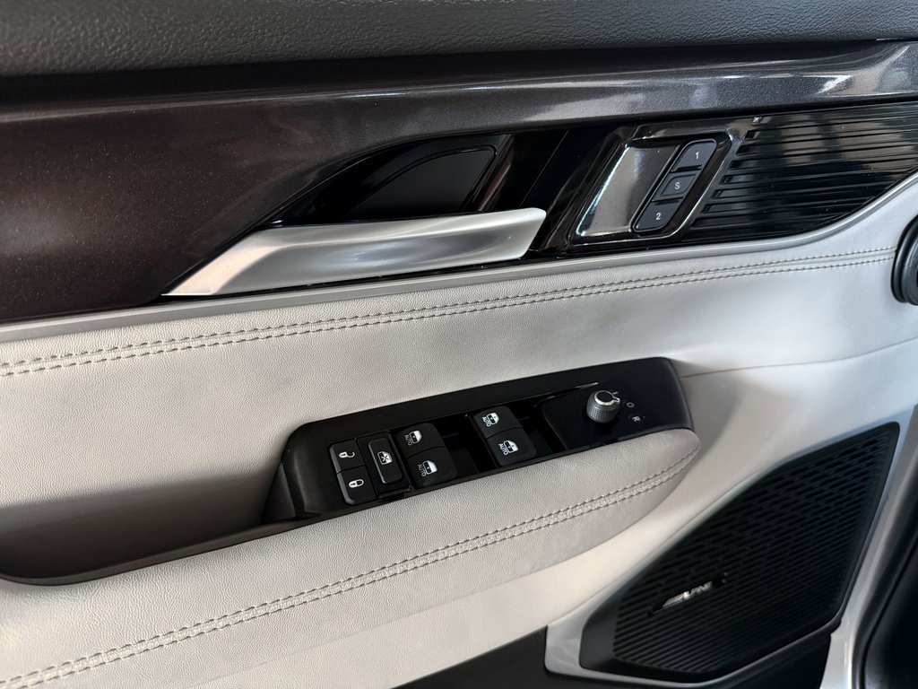 Used 2023 Jeep Wagoneer Base w/ Premium Group I image 23