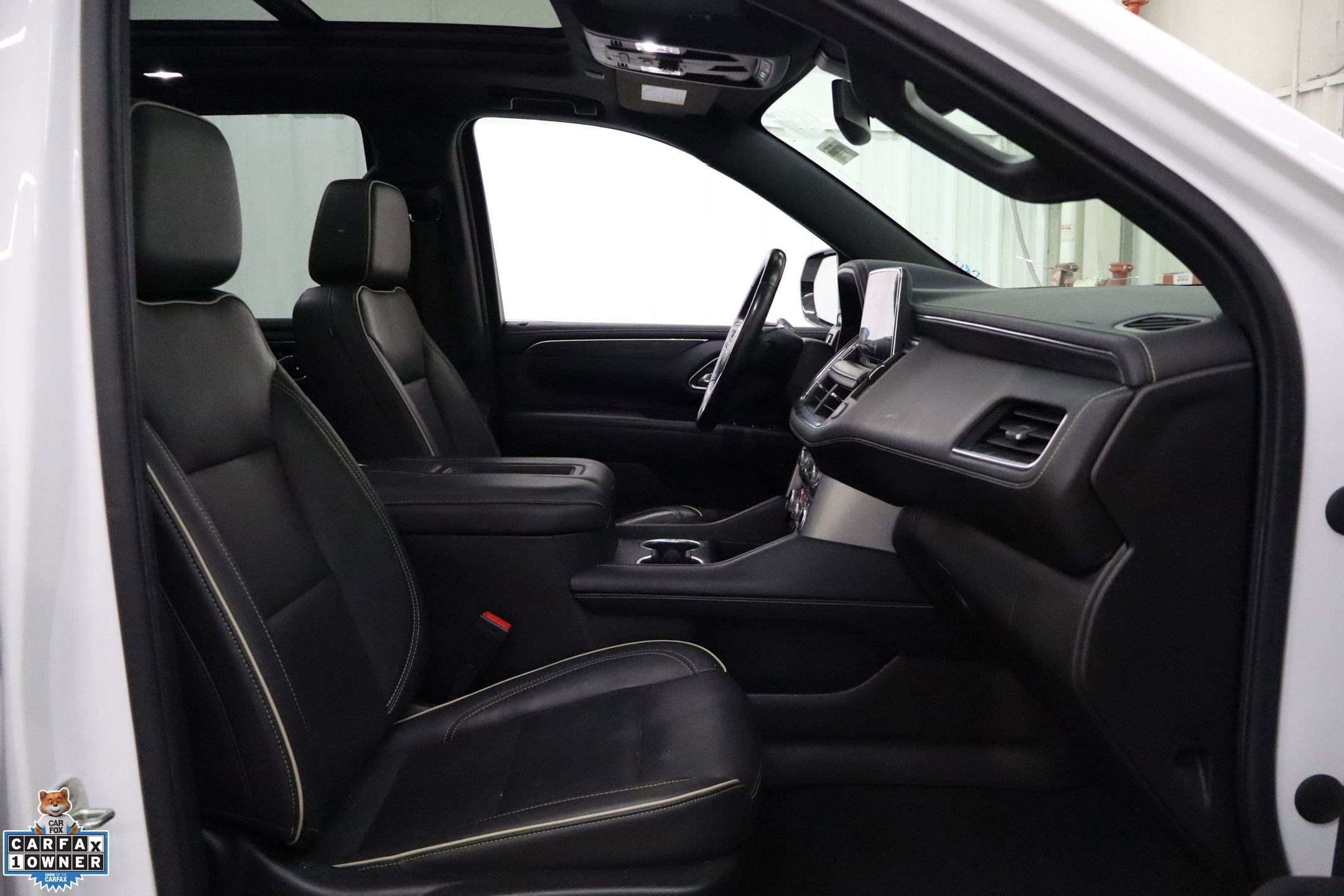 Used 2021 GMC Yukon SLT w/ SLT Premium Package image 32