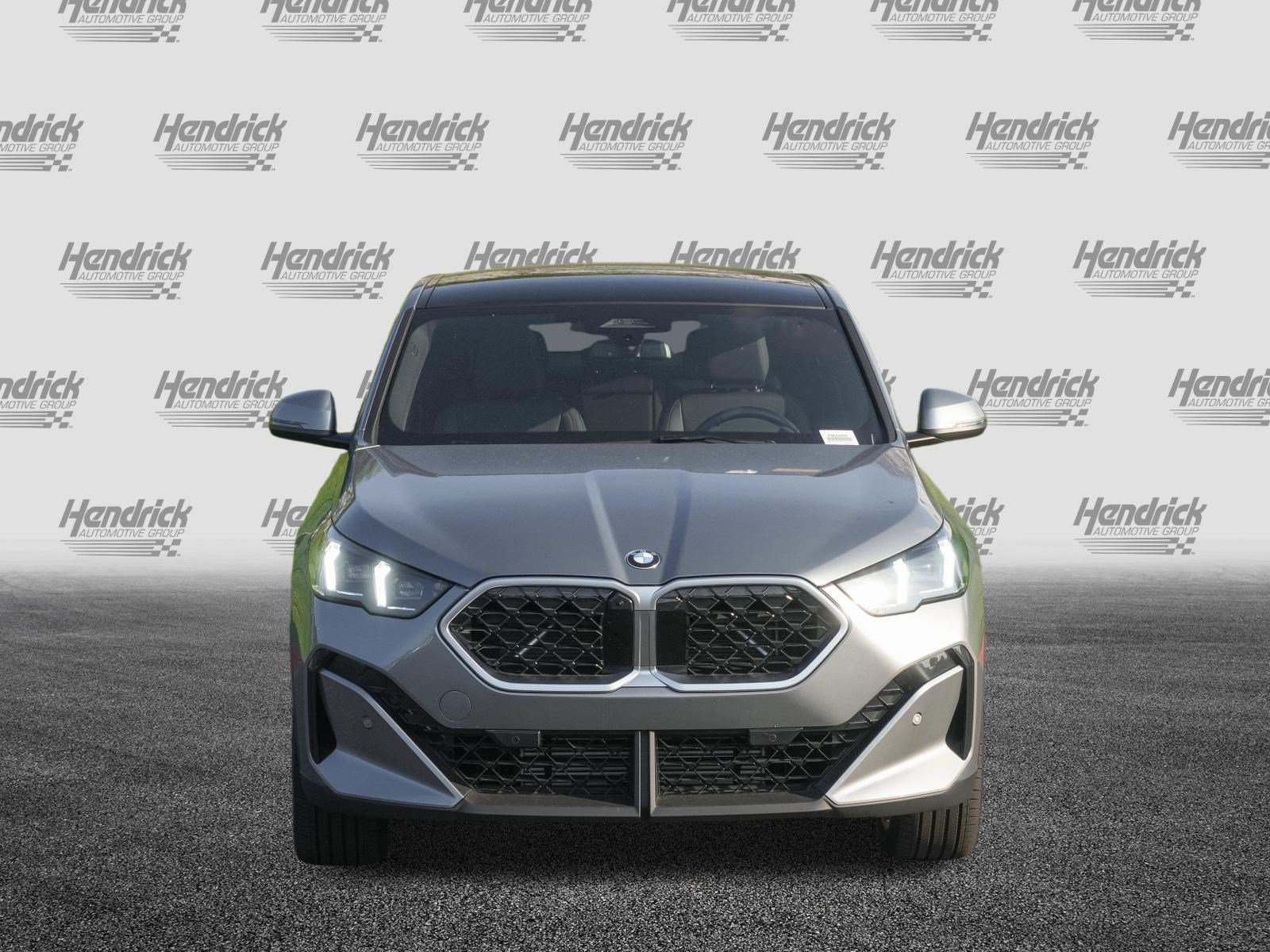 Certified 2025 BMW X2 xDrive28i AWD/4WD image 3