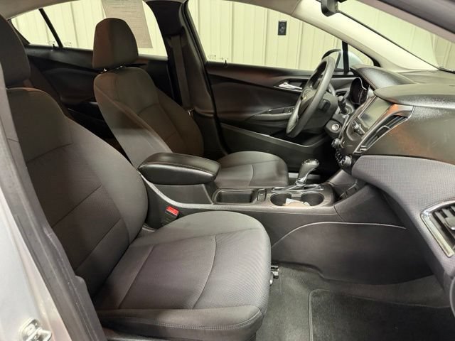 Used 2018 Chevrolet Cruze LT w/ LT Fleet Convenience Package FWD image 26