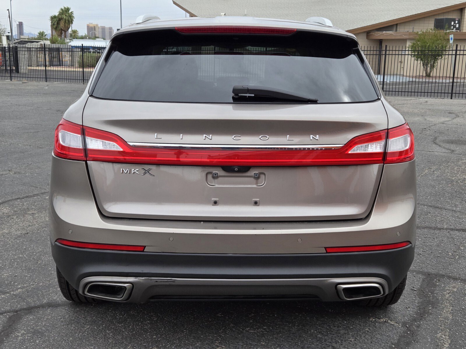Used 2018 Lincoln MKX Select w/ Select Plus Package FWD image 4