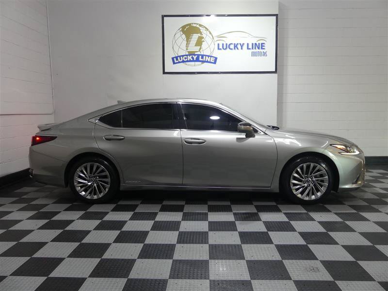 Used 2019 Lexus ES 300h w/ Accessory Package FWD image 6
