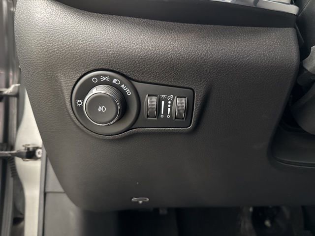 Used 2022 Jeep Compass Limited w/ Sun and Sound Group image 30