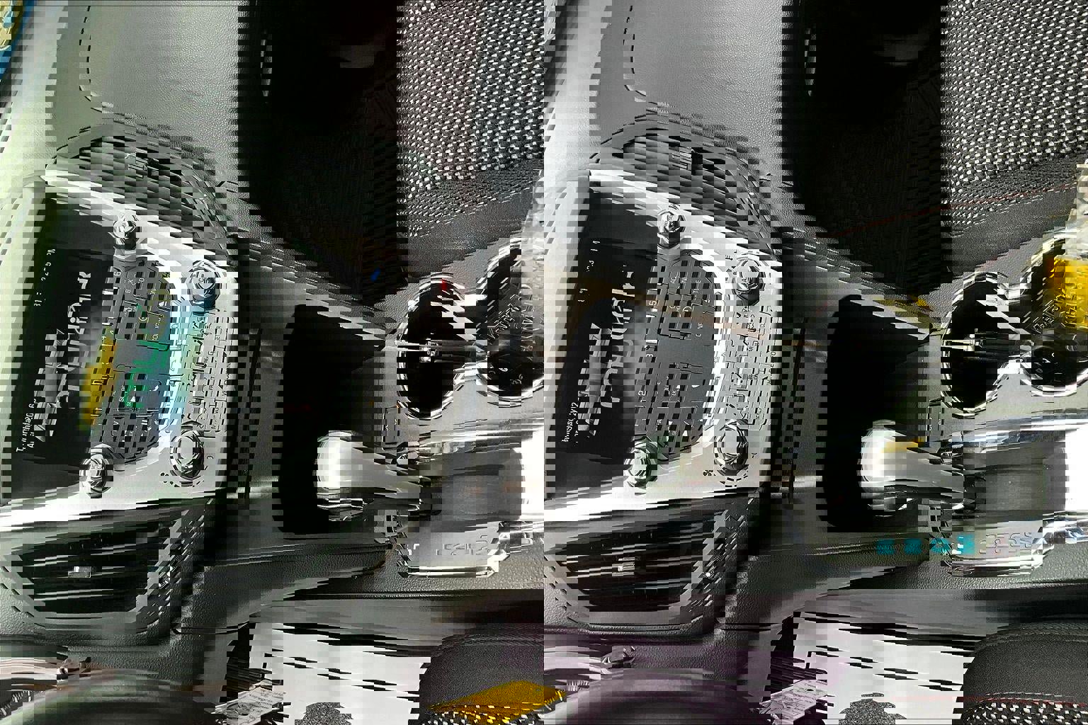 Used 2015 Chevrolet Equinox LT w/ Driver Convenience Package image 18