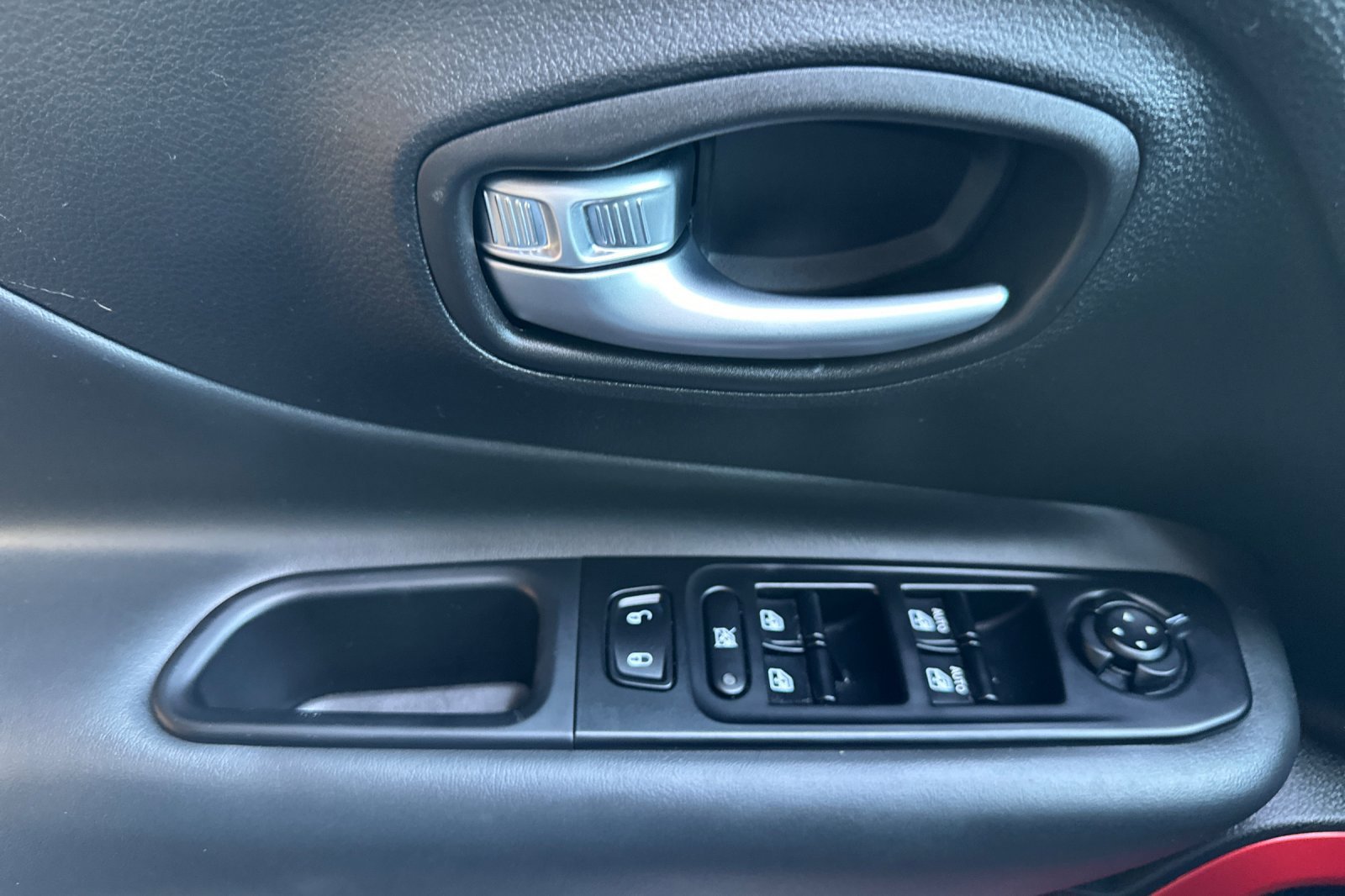 Used 2022 Jeep Renegade Latitude image 11