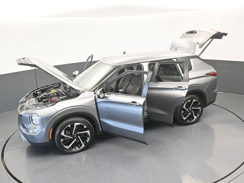 Used 2022 Mitsubishi Outlander SE image 59