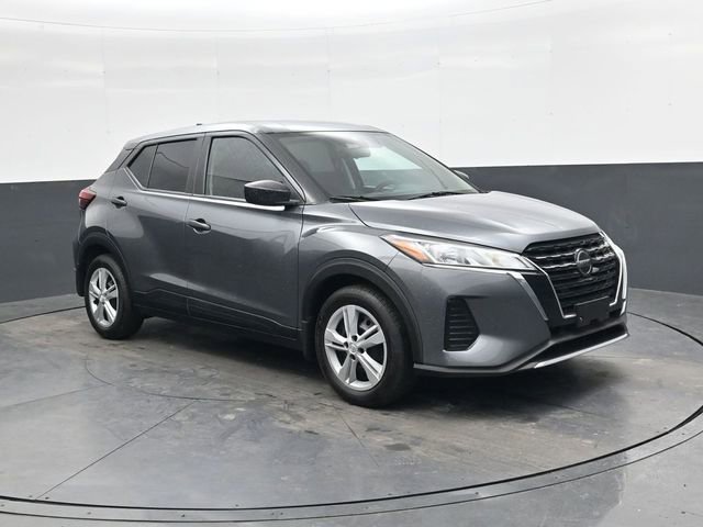 Used 2021 Nissan Kicks S image 2