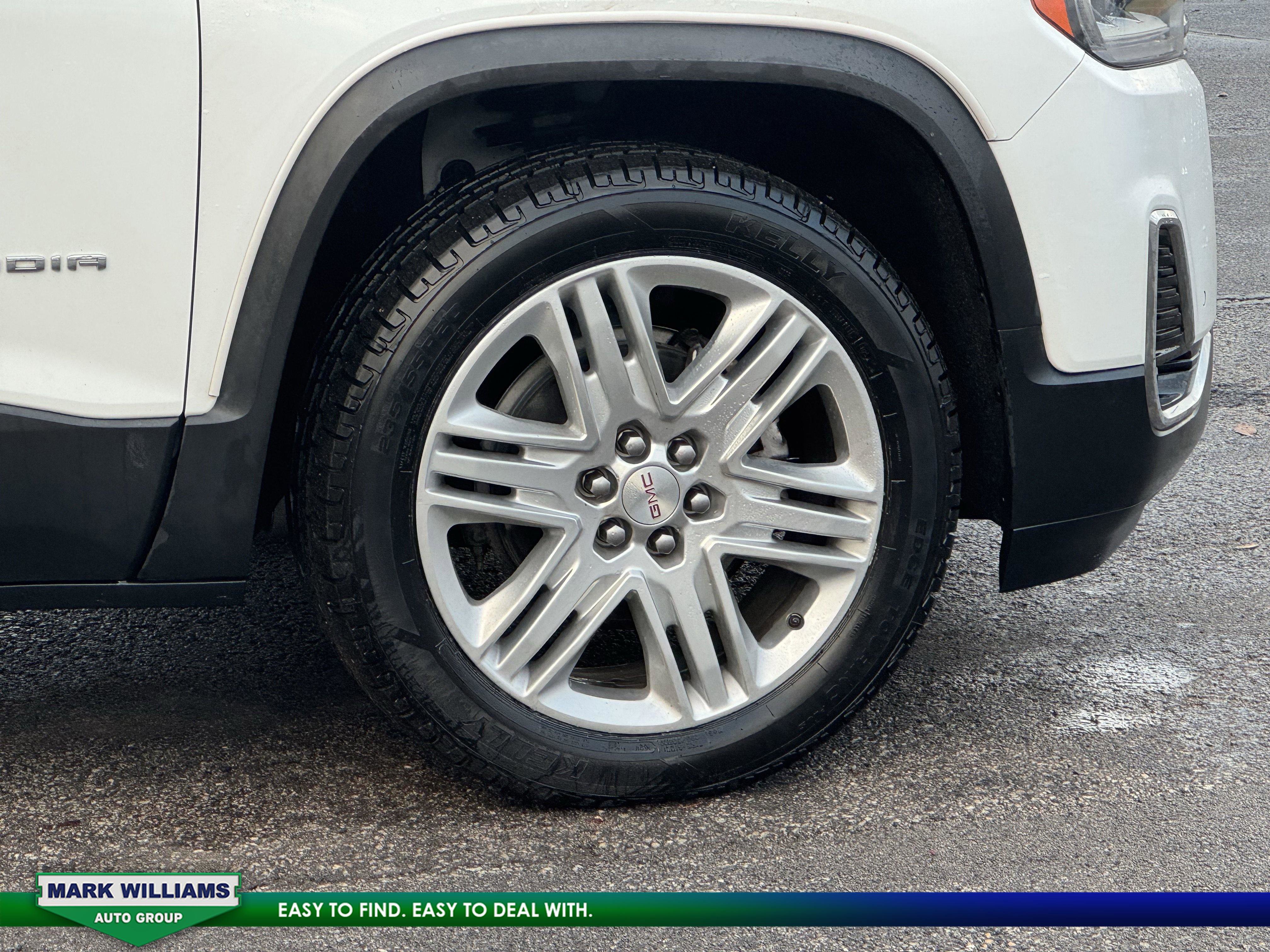 Used 2021 GMC Acadia SLT w/ LPO, Floor Liner Package image 4