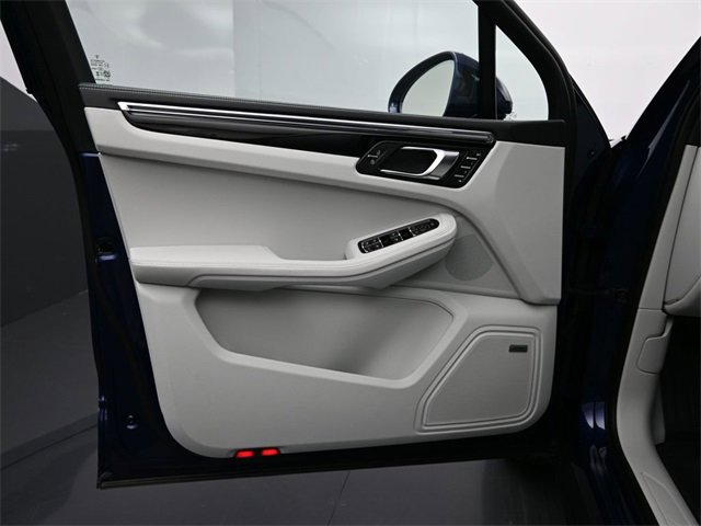 New 2026 Porsche Macan image 14