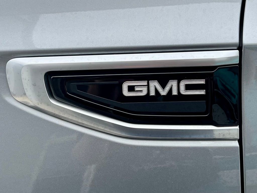 Used 2024 GMC Yukon XL Denali w/ Advanced Technology Package image 19