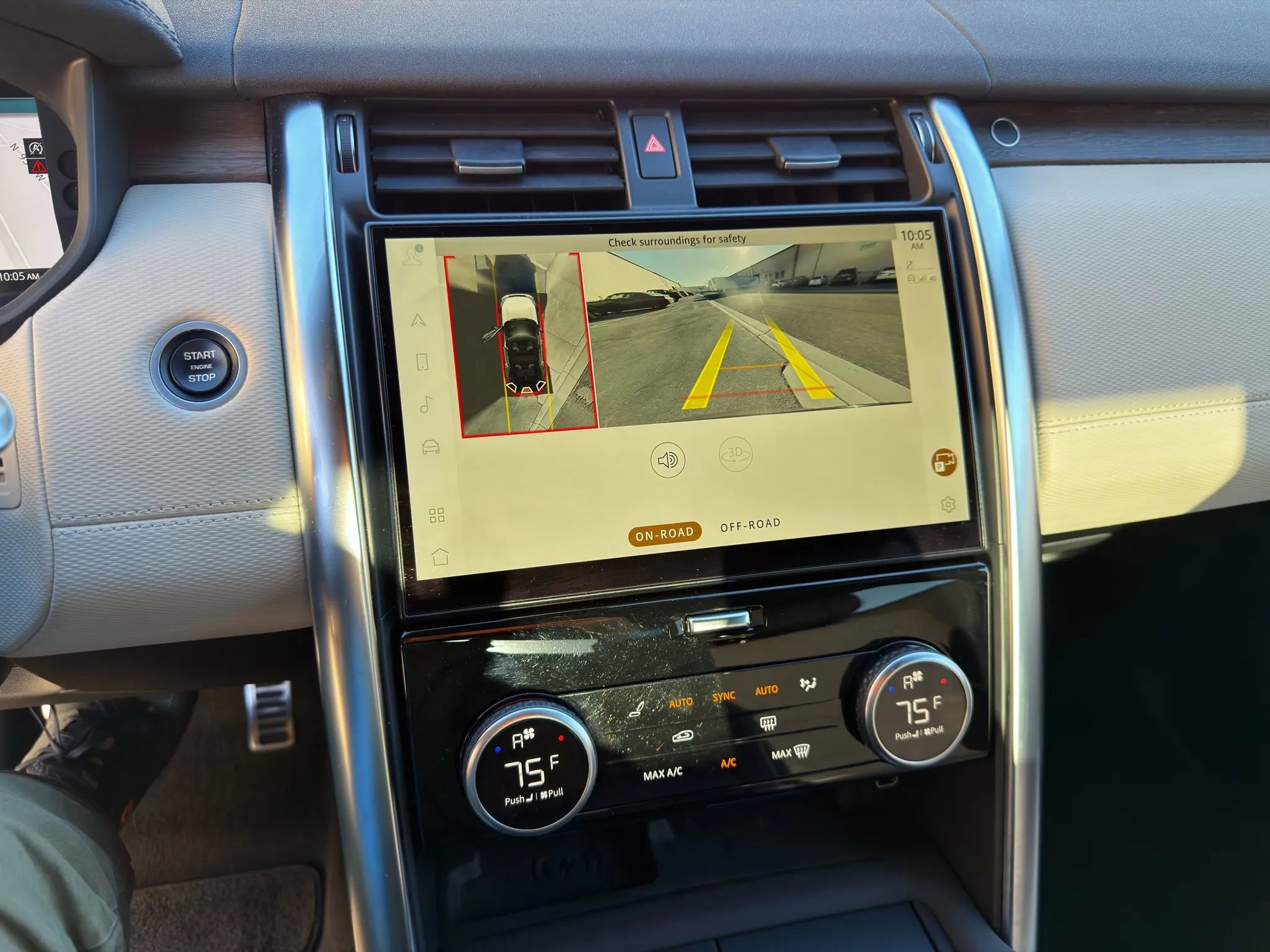 Used 2023 Land Rover Discovery Metropolitan Edition image 27