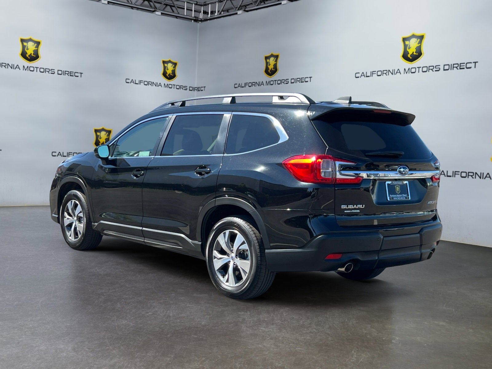 Used 2024 Subaru Ascent Premium w/ Convenience Package image 3