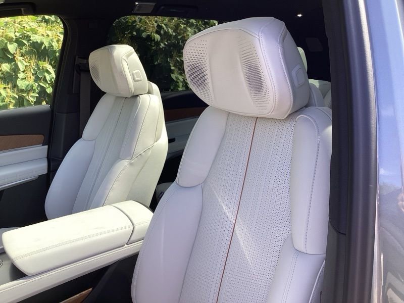 New 2026 Cadillac Vistiq Luxury w/ LPO, Floor Liner Package image 17
