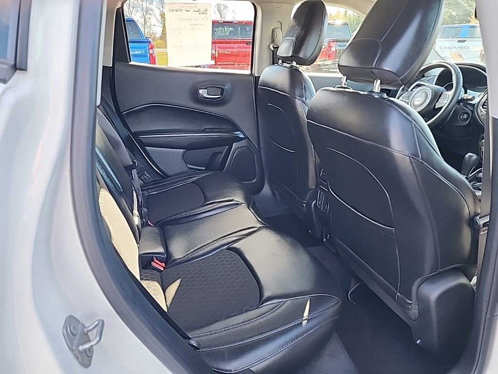 Used 2018 Jeep Compass Latitude w/ Popular Equipment Group image 15