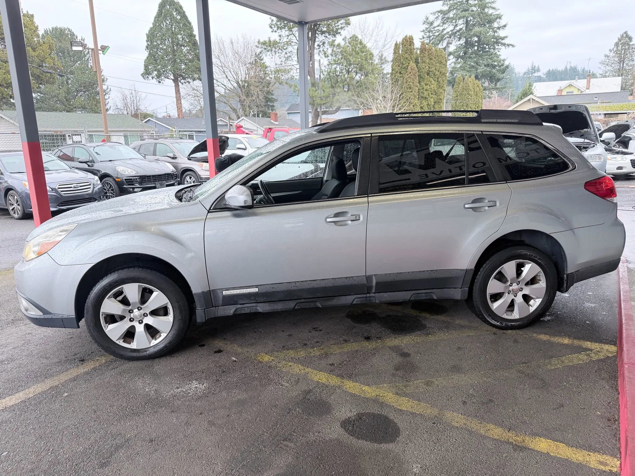 Used 2012 Subaru Outback 2.5i Premium w/ All-Weather Pkg image 4