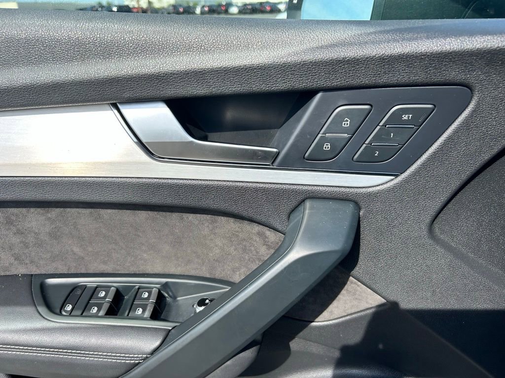 Used 2018 Audi SQ5 Premium Plus w/ Navigation Package image 21