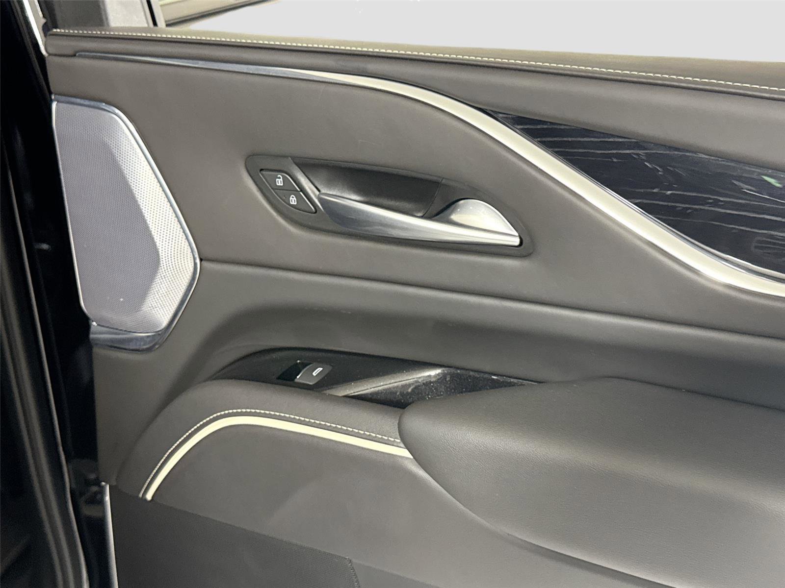 Used 2023 Cadillac Escalade V w/ LPO, Floor Liner Package image 33