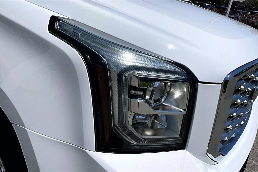 Used 2020 GMC Yukon XL Denali w/ Denali Ultimate Package AWD/4WD image 33