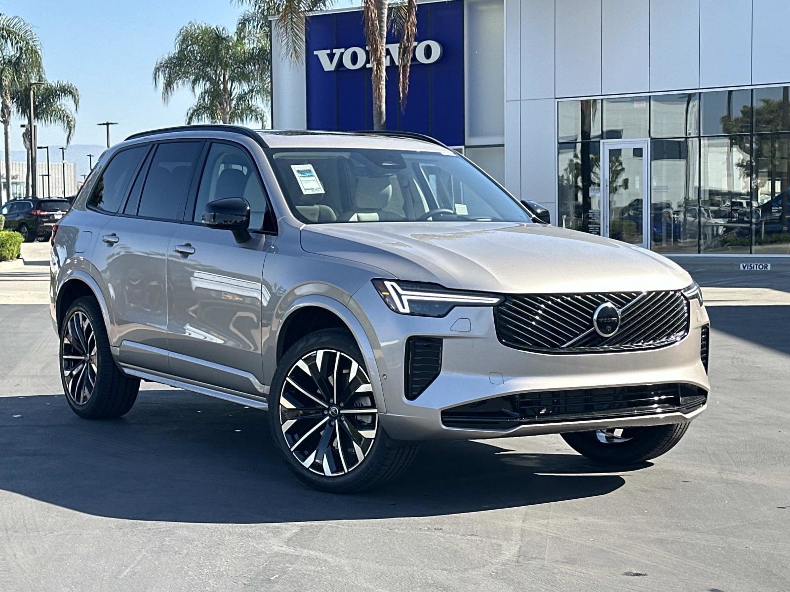New 2026 Volvo XC90 B6 Ultra w/ Lounge Package