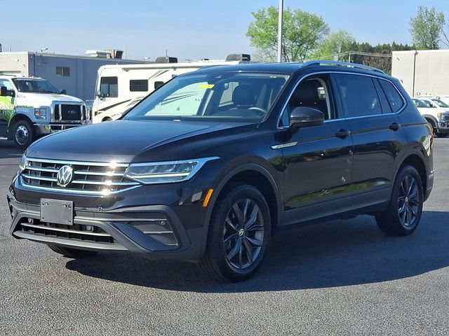 Used 2023 Volkswagen Tiguan SE AWD/4WD image 6