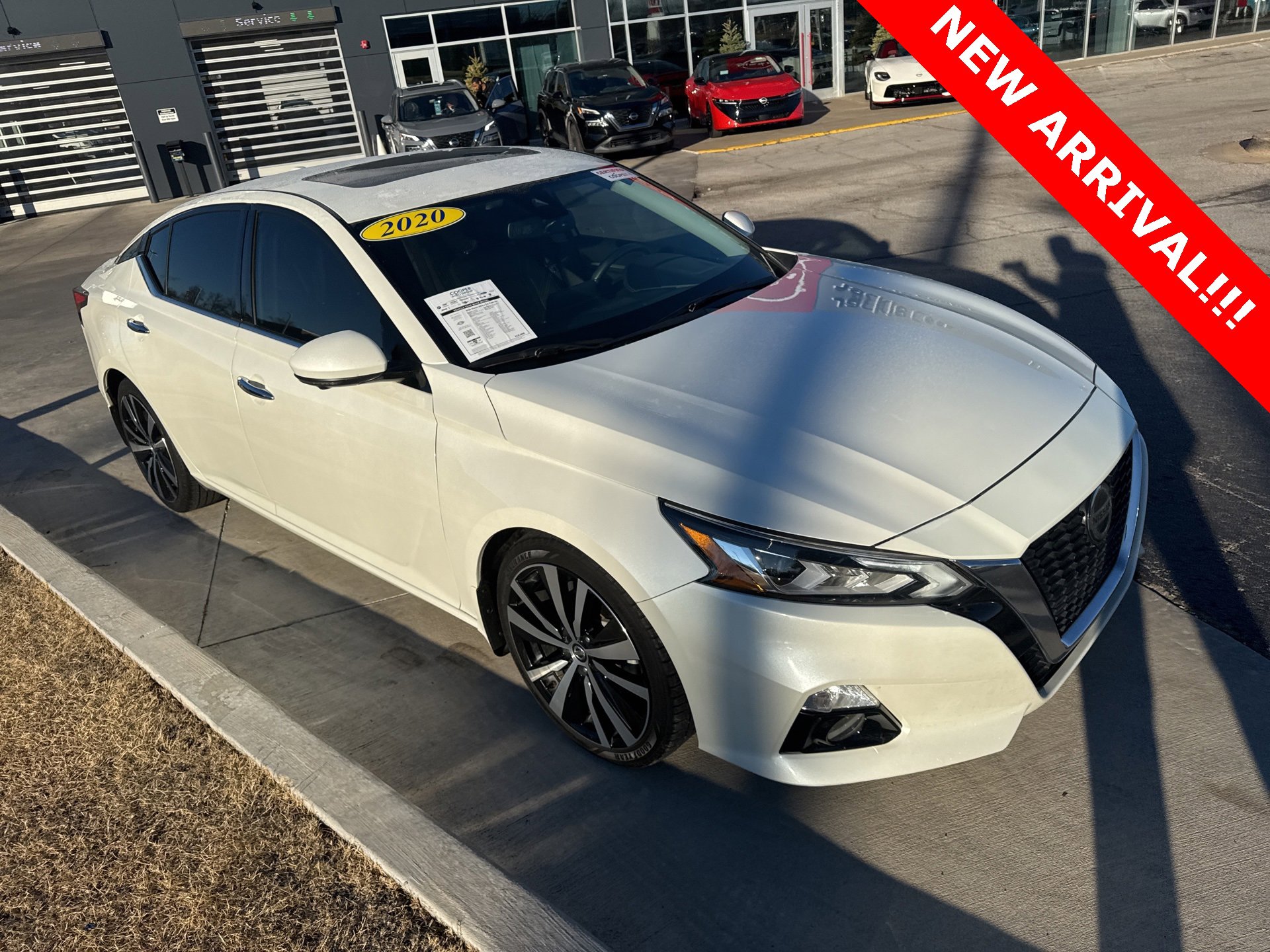 Used 2020 Nissan Altima 2.0 Platinum image 3