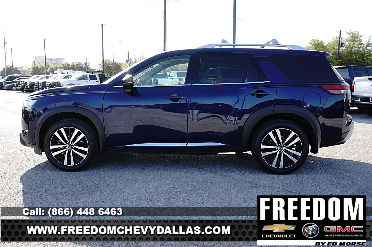 Used 2024 Nissan Pathfinder Platinum w/ Cargo Package image 4