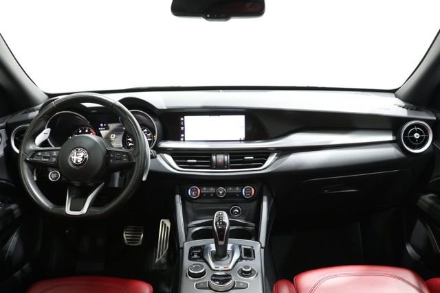 Used 2023 Alfa Romeo Stelvio Veloce AWD/4WD image 12