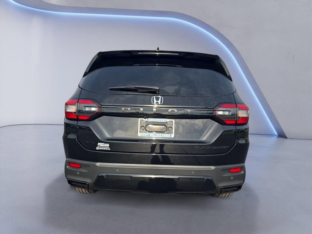 New 2026 Honda Pilot Black Edition image 4