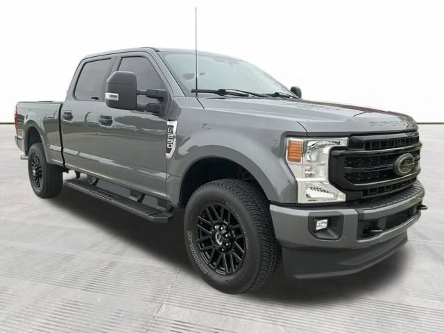 Used 2022 Ford F250 XLT w/ Black Appearance Package AWD/4WD image 2
