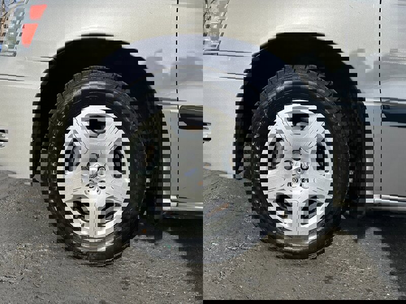 Used 2004 Ford Freestar SE image 9