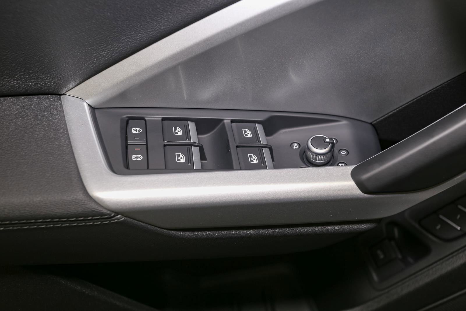 Used 2025 Audi Q3 2.0T Premium Plus w/ Premium Plus Package AWD/4WD image 45