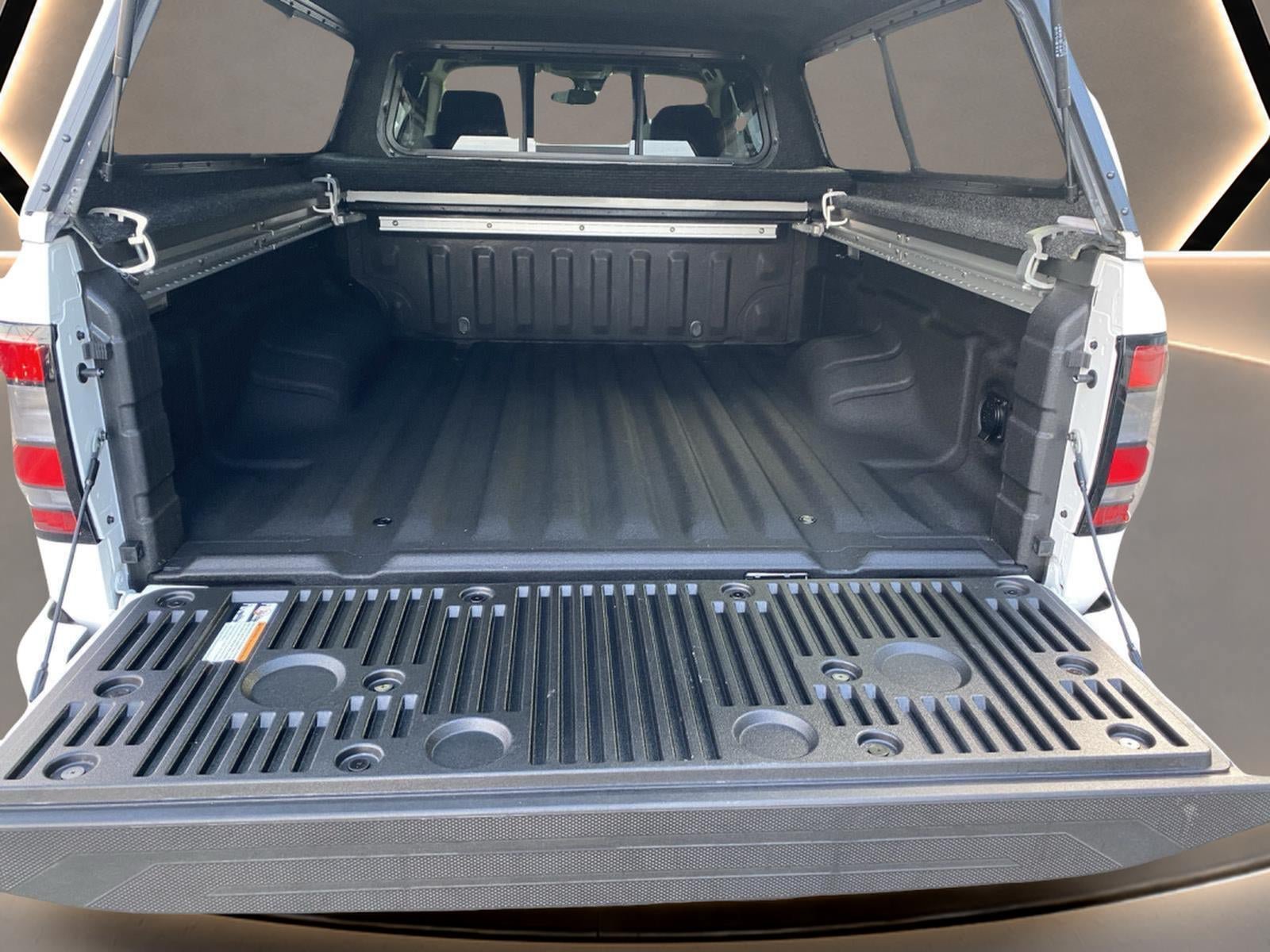 Used 2025 Nissan Frontier SV w/ SV Convenience Package AWD/4WD image 20